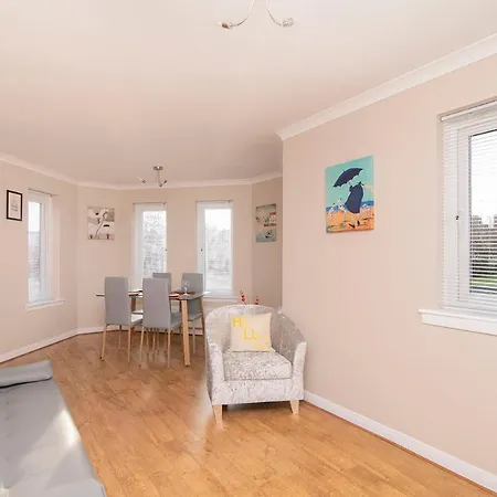 The Cluthar - Ground Floor West End Centre Rockvilla Flat & Parking Apartment