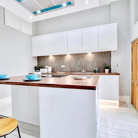 Apartment Luxurious Nr Subway Glasgow