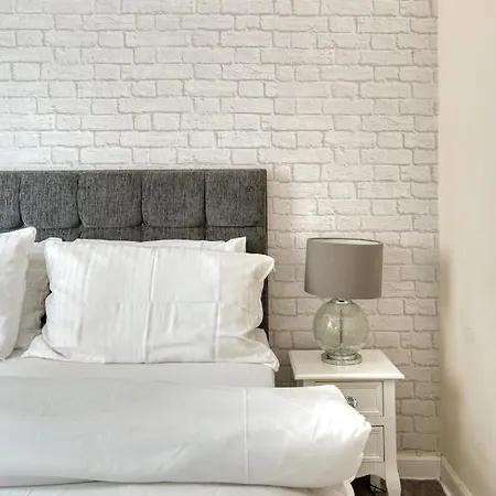 2 Bedroom At Secc Hydro Free Parking *