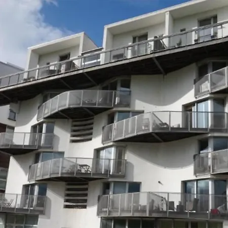 Apartment City Centre Green With Balcony And Parking