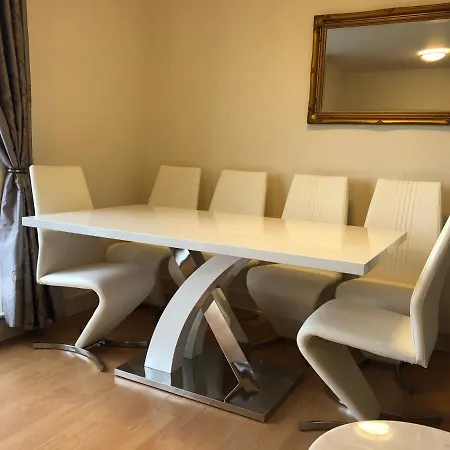 Penthouse 3 Bedroom Luxury - Centre Apartment