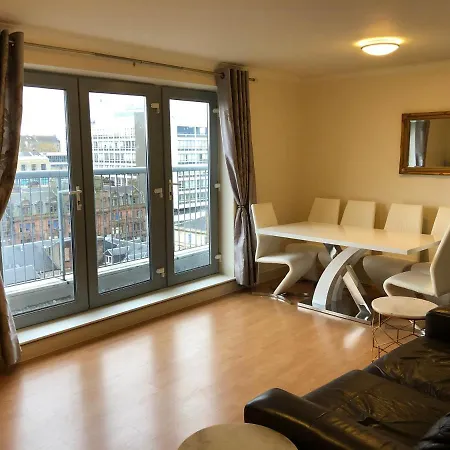 Penthouse 3 Bedroom Luxury - Centre Apartment