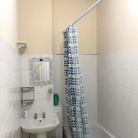 94 Copland Road Apartament *