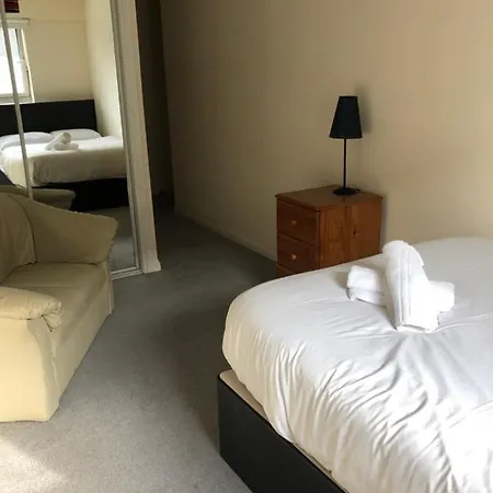 Wallace Hide Out 3*