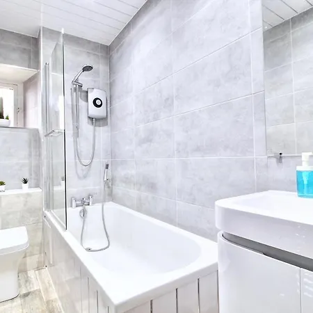 Apartment Luxurious Nr Subway