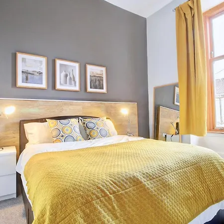 Luxurious Nr Subway Apartment *