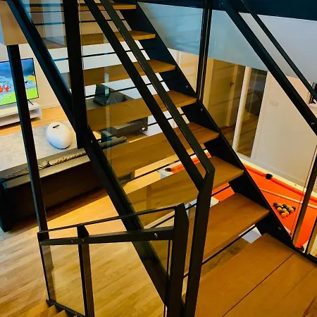 Centre - The Penthouse With Riverviews -