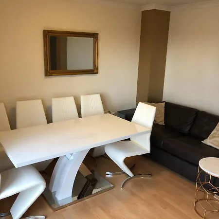 Penthouse 3 Bedroom Luxury - Centre Apartment *
