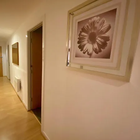 The Heights - River And City View Apartmán *