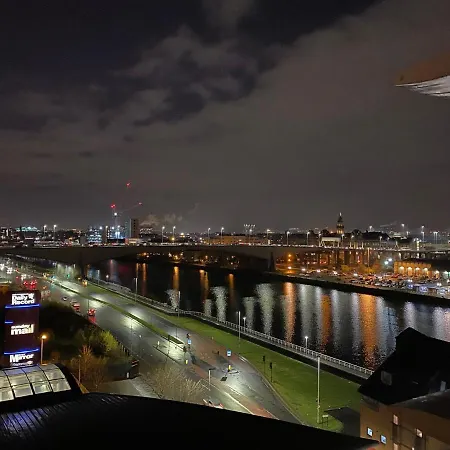 Apartmán The Heights - River And City View *