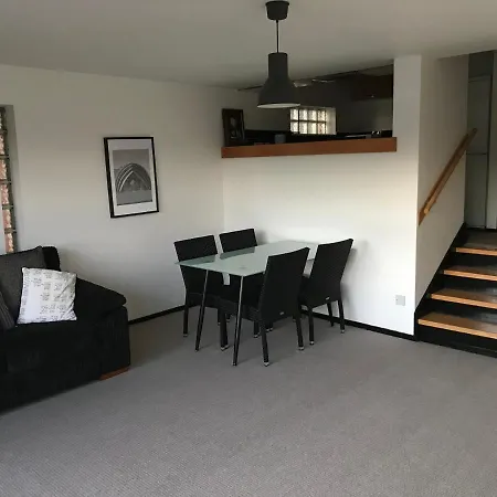 City Centre Riverside With Private Parking Apartment