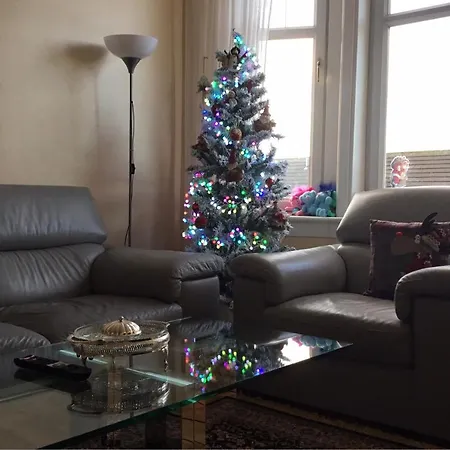 Free Parking Fabulous Victorian 2 Bed Next To Glasgow's Park *