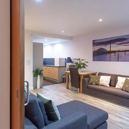 Apartamento Riverside West End *