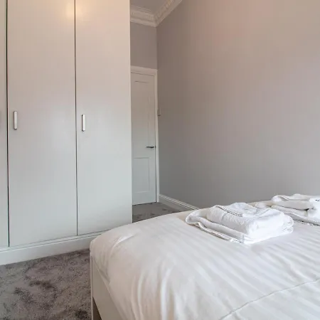 Modern 1br In Heart Of West End *