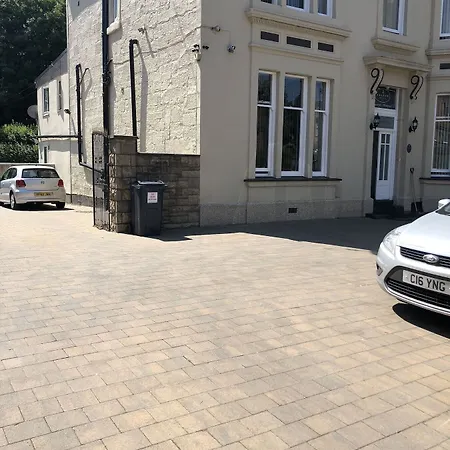 Onslow 3* Glasgow