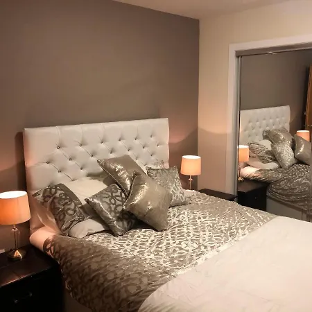 Penthouse 3 Bedroom Luxury - Centre Apartment *