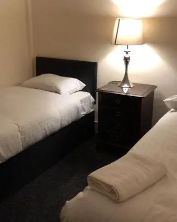 Oda ve Kahvaltı Renfrew At Centre