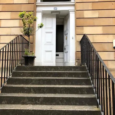 Renfrew At Centre *