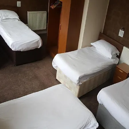 Mclays Hotel 2*