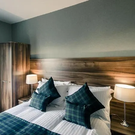 Royal West End 3*