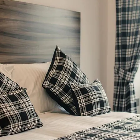 Royal West End 3*