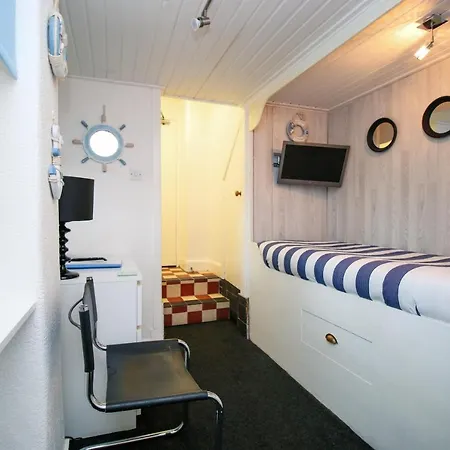 Glasgow Guest House Bed & Breakfast 3*