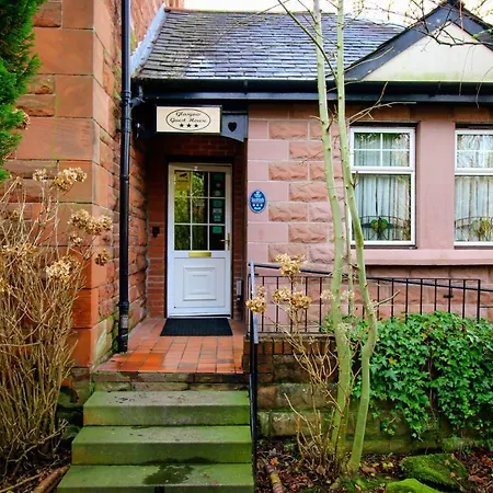 Glasgow Guest House Bed & Breakfast 3*