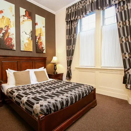 Glasgow Guest House 3*
