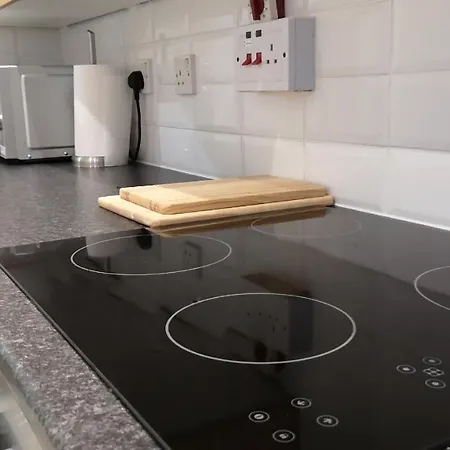 Dragon - Brassey 3 Bedroom * Glasgow
