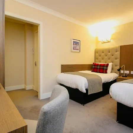 Ambassador Hotel 3*