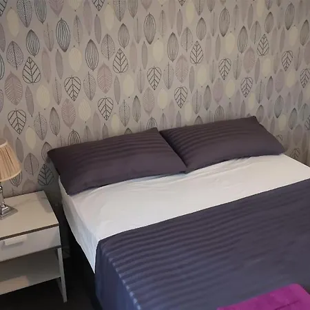 Dragon - Brassey 3 Bedroom * Glasgow