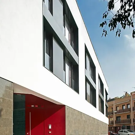 Hallmark Apartment *