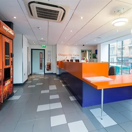 Easyhotel
