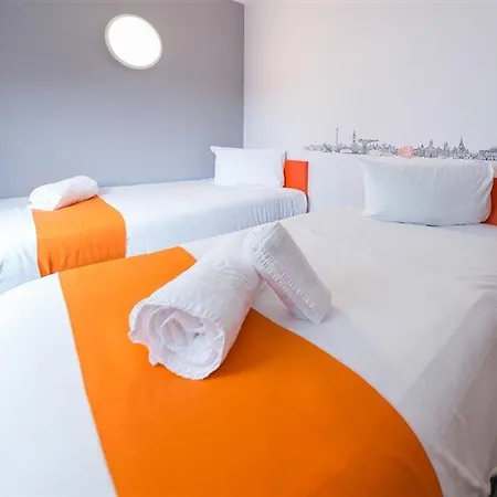 Отель Easyhotel Глазго