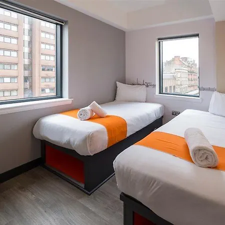 Easyhotel