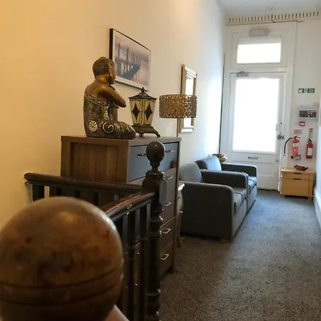 Bed & Breakfast Renfrew At Centre Glasgow