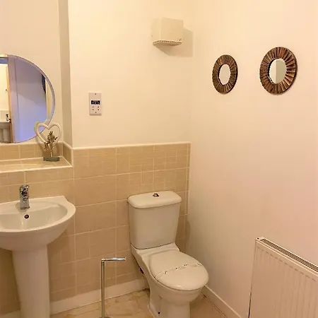 Firpark - 2 Bedrooms Glasgow