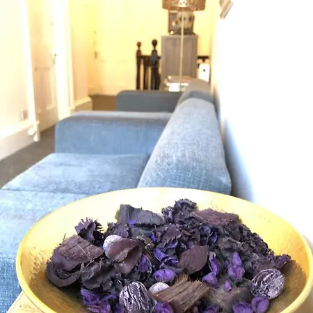 Renfrew At Centre Glasgow