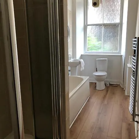 Oda ve Kahvaltı Renfrew At Centre Glasgow