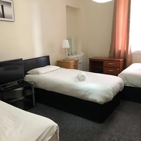 Bed & Breakfast Renfrew At Centre Glasgow