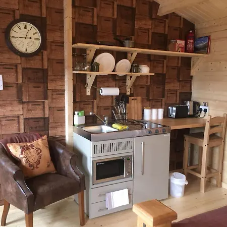 Auchenlea Lodge *