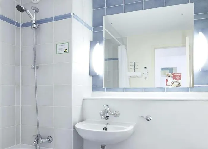 מלון Campanile Secc Hydro 3*