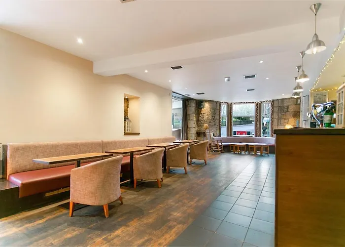 Hotel Oyo The Ivory 2*