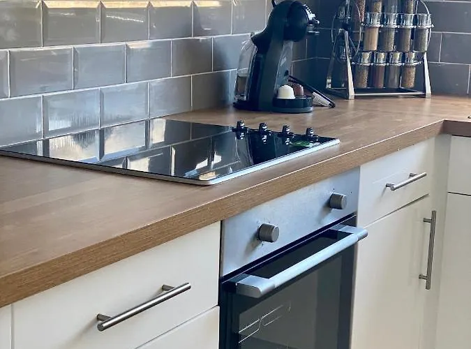 Appartamento 2 Bedroom At Secc Hydro Free Parking *