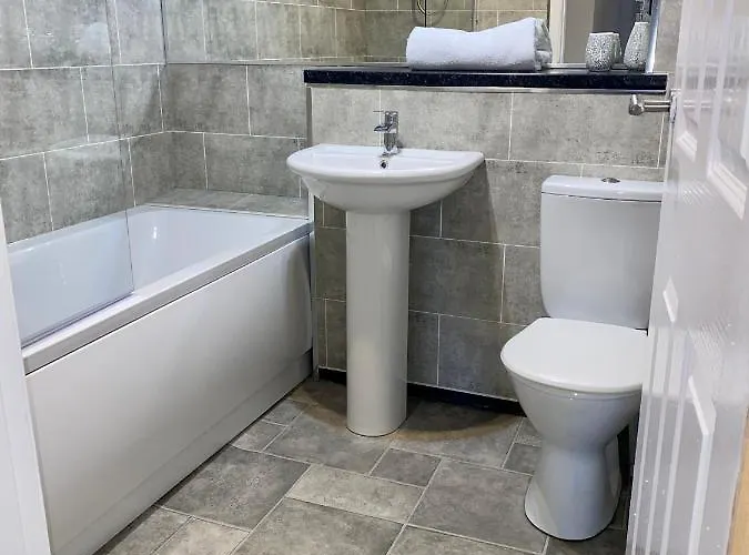 2 Bedroom At Secc Hydro Free Parking