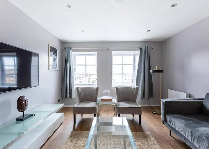 Апартаменты Stunning 2 Bed Merchant With Residents Parking *