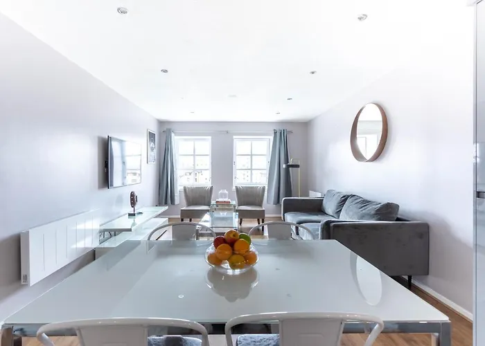 Stunning 2 Bed Merchant With Residents Parking