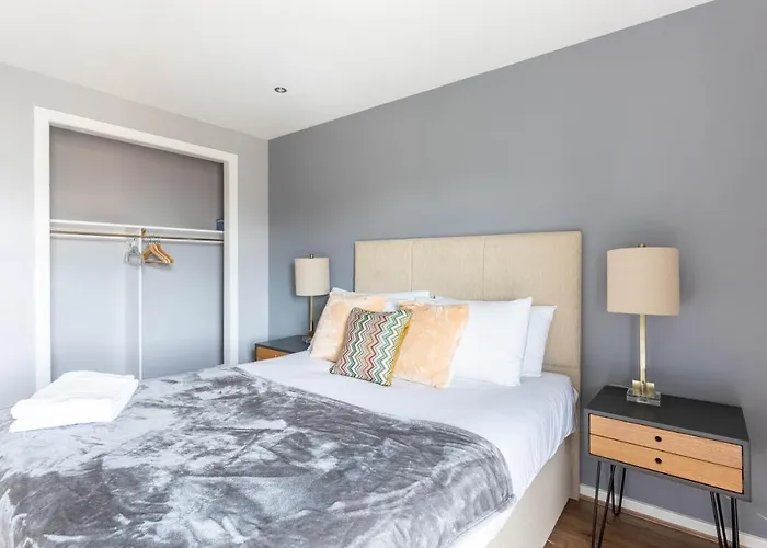 Stunning 2 Bed Merchant With Residents Parking Appartamento Glasgow