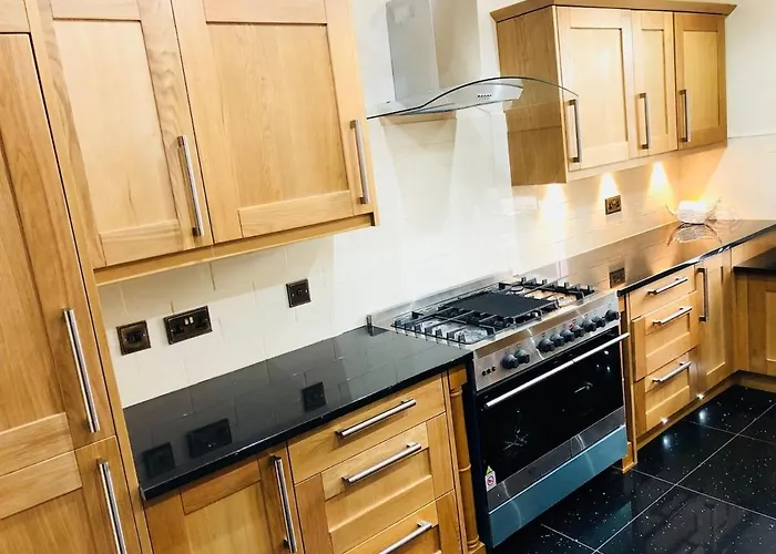 Beautiful 4-bed In Holiday home Glasgow
