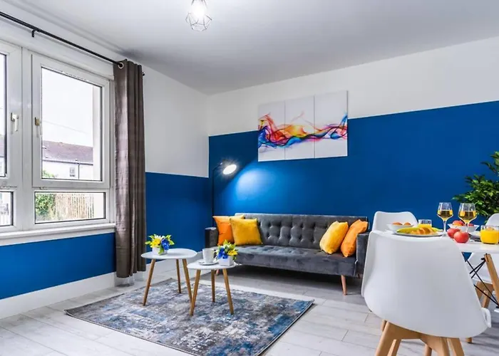 アパート Cheerful 2 Bedroom Homely Apartment, Sleeps 4 Guest Comfy, 1x Double Bed, 2x Single Beds, Free Parking, Free Wifi, Suitable For Business, Leisure Guest, Contractors, Qe Hospital, Glasgow, Near Airport & Centre, Perfect For Common Wealth Games 20 グラスゴー